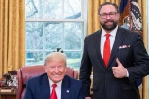 Conselheiro de Trump se manifesta sobre candidatura de Flávio Bolsonaro