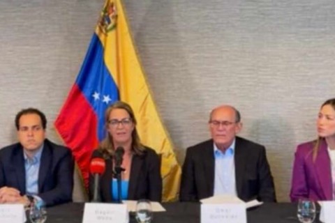Opositores a Maduro falam em “resgate espetacular” para fugir da Venezuela