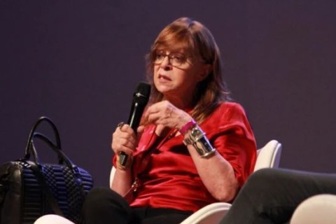 Gloria Perez envia mensagem de apoio a Carlos Bolsonaro