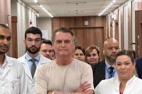 Bolsonaro recebe alta de hospital em Brasília