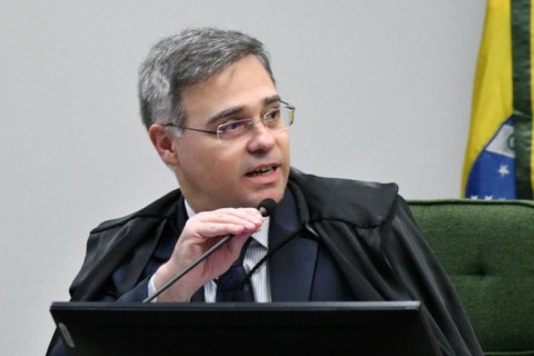 Mendonça avisa que levará dois dias para votar responsabilização das redes