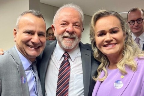 Ex-prefeito de Belford Roxo, Waguinho, é investigado por suspeita de desvios na compra de livros didáticos
