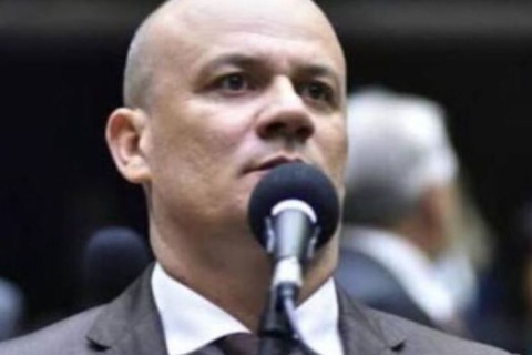 Deputado denuncia “perseguição” pelo STF e recebe apoio