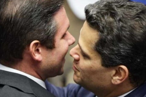 Alcolumbre e Motta freiam anistia em semana de julgamento no STF