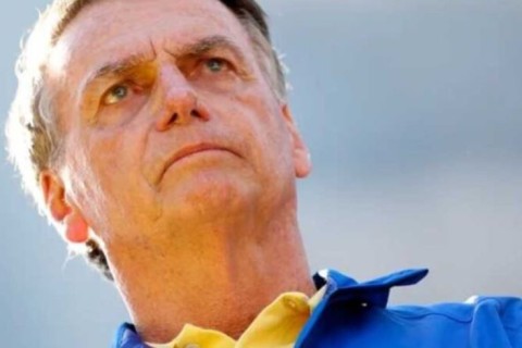 Moraes autoriza que filhos visitem Bolsonaro em prisão domiciliar