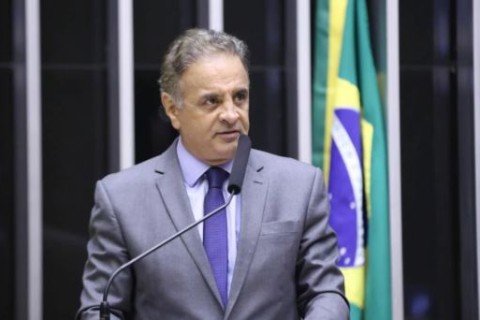 Aécio diz que PSDB não apoiará Lula, nem a família Bolsonaro