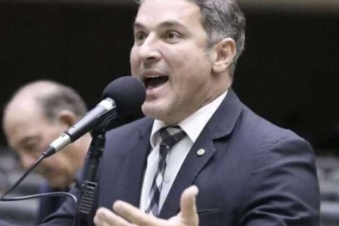 Zucco aciona Tarcísio para socorro no RS e denuncia omissão do governo gaúcho