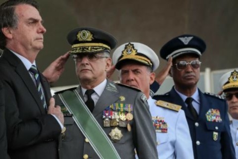 Moraes pede análise sobre perda da patente militar de Bolsonaro