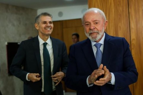 Quaest: Maioria dos brasileiros ignora comunicação de Lula e PT