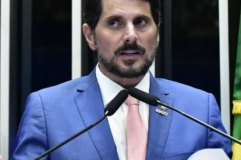URGENTE: Moraes bloqueia salário e verba de gabinete de Marcos Do Val