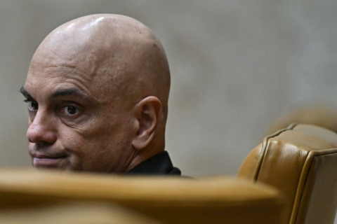 Mastercard bloqueia cartão de crédito de Moraes