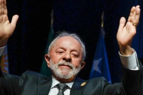 Contra a anistia para 8/1, Lula recebe aposentadoria  como anistiado, valor surpreende