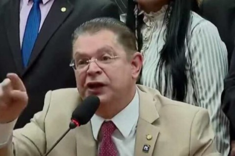 Líder do PL diz que ação contra oposição é “desespero”