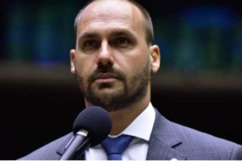 Eduardo Bolsonaro tem licença na Câmara dos Deputados encerrada neste domingo (20)