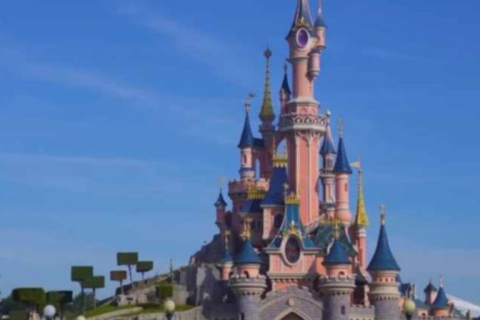 Homem é preso ao tentar se casar com menina de 9 anos na Disney