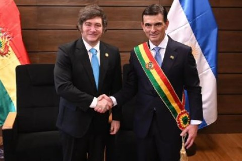 Milei é ovacionado na Bolívia e defende livre mercado e responsabilidade fiscal