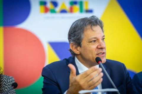 Com economia patinando, Haddad pensa em sair para ajudar campanha do PT