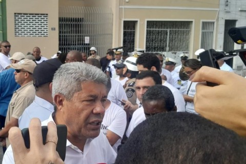 Lula e governador da Bahia enfrentam vaias em desfile: o povo baiano está perdendo a paciência"