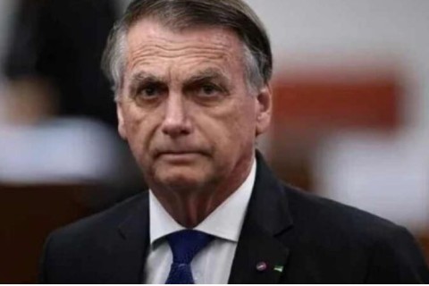 Movimento com mais de 8 mil juristas lança carta pedindo prisão humanitária para Bolsonaro