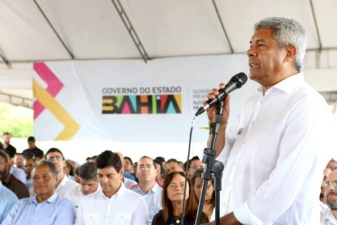 Governador petista fala em jogar Bolsonaro e apoiadores “na vala”