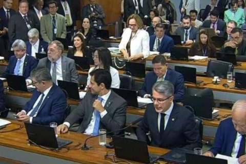 CCJ da Câmara impõe nova derrota ao governo Lula
