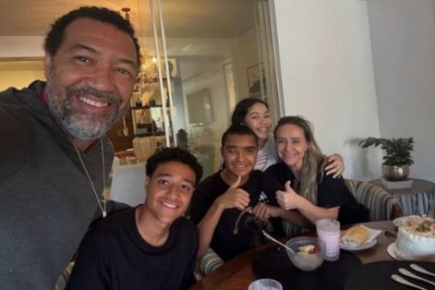 ‘Deus existe’: Pai publica primeira foto de Pedro Severino após alta