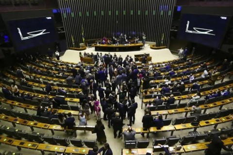 Veja como votou cada deputado goiano na PEC das Prerrogativas