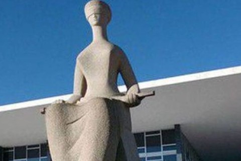 Projeto polêmico na Câmara ameaça reverter decisões do STF sobre 8/1