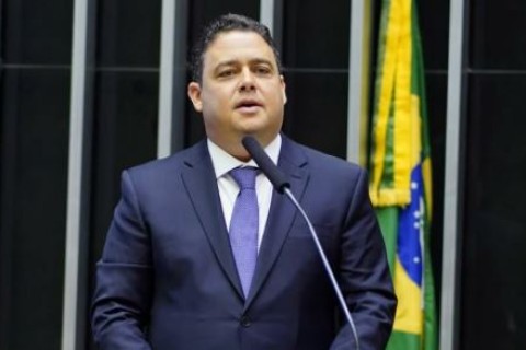 Ex-presidente da OAB sugere “bala na nuca” para Bolsonaro e pode enfrentar processo