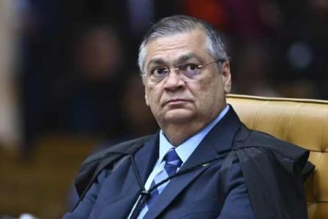 Deputado se revolta contra Dino, não cumpre ordem e invoca imunidade parlamentar
