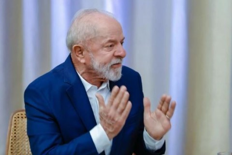 BBC pressiona Lula: presidente confessa que nunca tentou telefonar para Trump