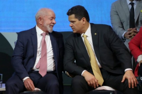 Alcolumbre explode contra Lula e promete barrar Messias no STF