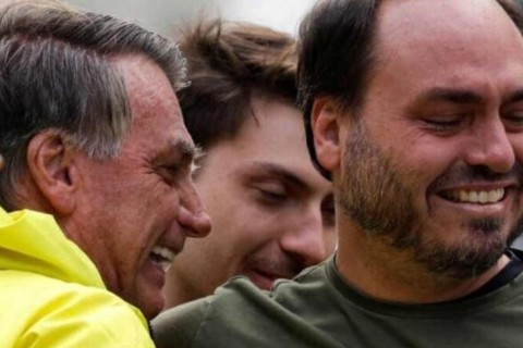 Carlos Bolsonaro passa mal e é internado no Rio após prisão do pai