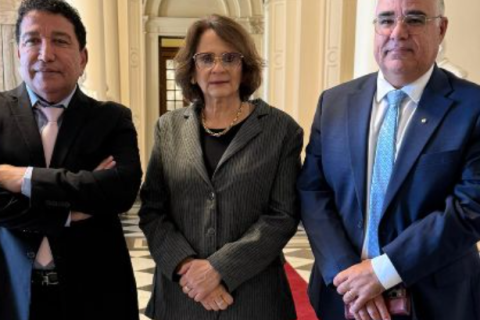Senadores visitam presos do 8 de janeiro que estão na Argentina