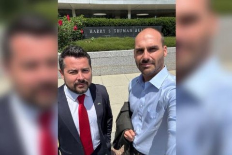 “Chefe dos embaixadores nos EUA está ciente”, diz Eduardo