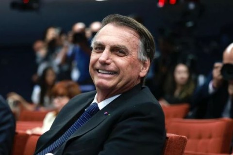 Bolsonaro diz sair “tranquilo” do STF e que voltará a ser presidente