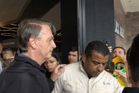 URGENTE: Bolsonaro passa mal e deixa evento em frigorífico de Goiânia