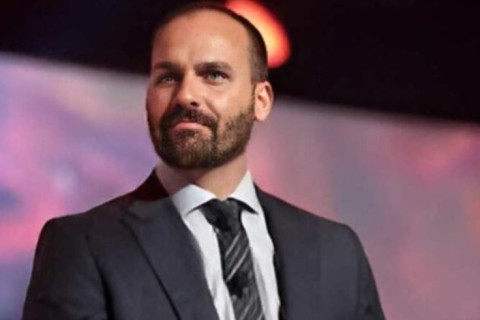 Mesmo morando fora, Eduardo Bolsonaro pode disputar Eleições no Brasil