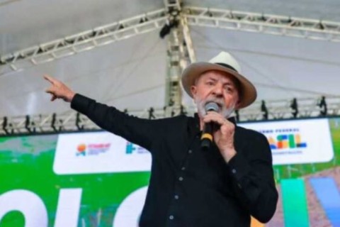 Lula promete “fazer política” e rodar o Brasil em junho após pacote populista