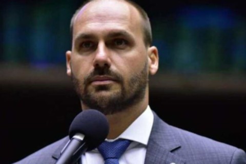 Moraes prorroga investigação da PF contra Eduardo Bolsonaro