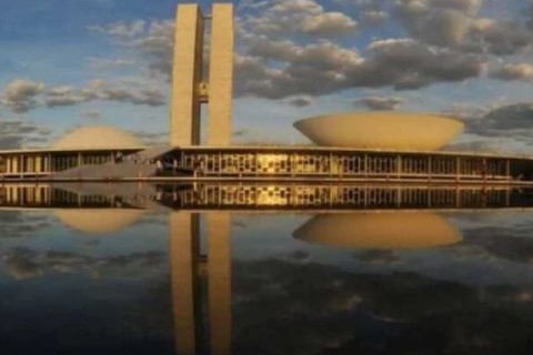 Congresso e STF são avaliados negativamente por 44%, aponta pesquisa Futura