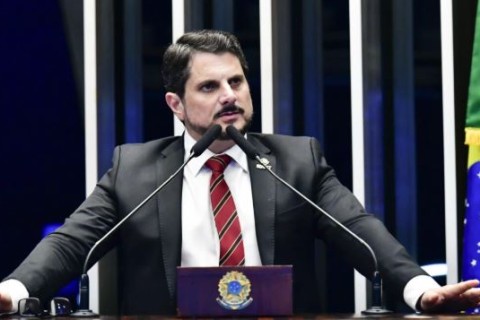 Senador denuncia autoritarismo de Moraes e alerta para violação da Constituição: “Questão humanitária e de justiça urgente”