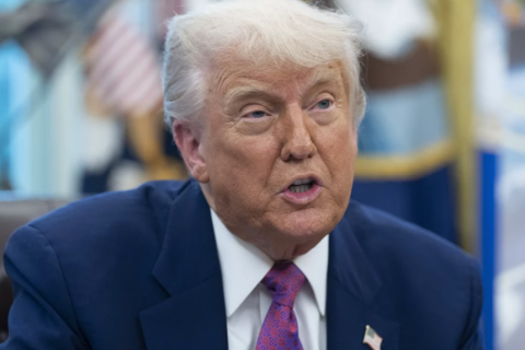 Trump começa a “organizar” reunião entre Putin e Zelensky
