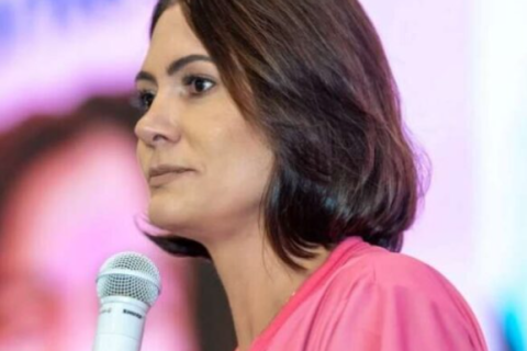 Michelle cogita disputar eleições de 2026: “Me erguer como leoa”