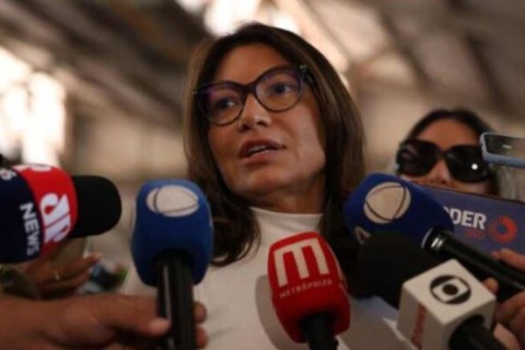 Janja após jornalistas questionarem Lula sobre Trump: “Ai, cadê meus vira-latas?”