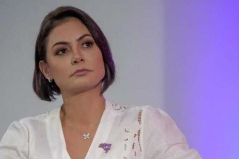 No hospital, Michelle pede orações por Jair Bolsonaro