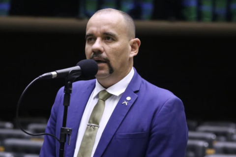 Deputado reage à decisão de Moraes: “Quem manda é o STF”