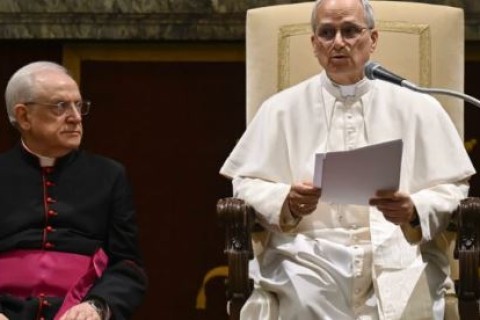 Papa diz que união entre homem e mulher é alicerce da família