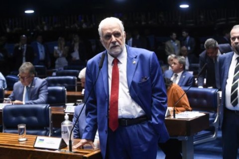 EUA planejam tarifa de 50% contra o Brasil e comitiva corre contra o tempo para evitar desastre econômico