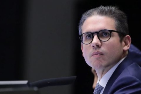 Após acordo, oposição devolve Mesa da Câmara para Hugo Motta